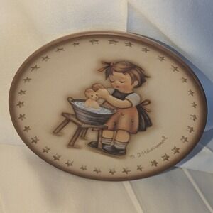 Goebel Hummel Doll Bath Doll Bath Miniature Plate Hum 993 Germany 3.125in Box